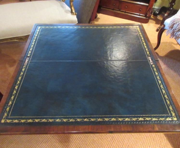 Very Small George I Period Figured Bachelor's Chest - Image 3