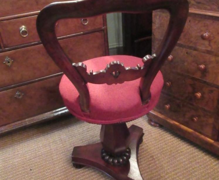 Fine Early Victorian Mahogany Rise & Fall Music Chair - Image 5