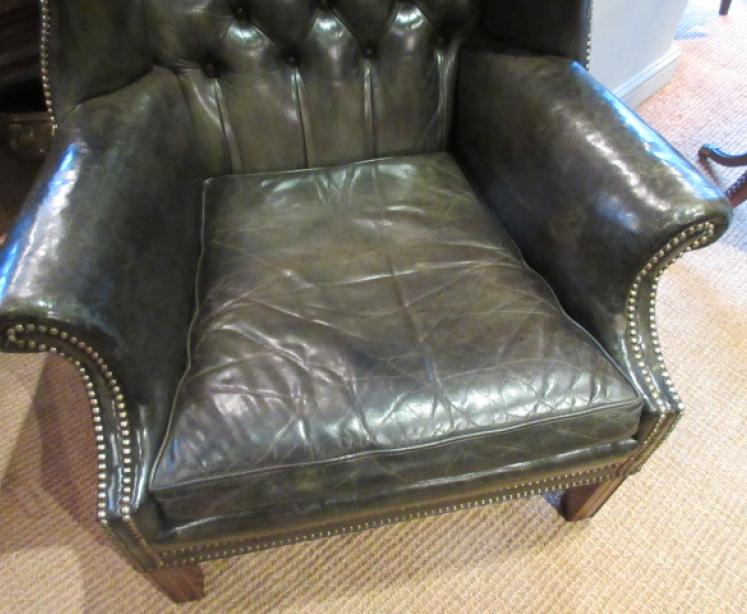 Superb Edwardian Leather Buttoned Wing Armchair - Image 4