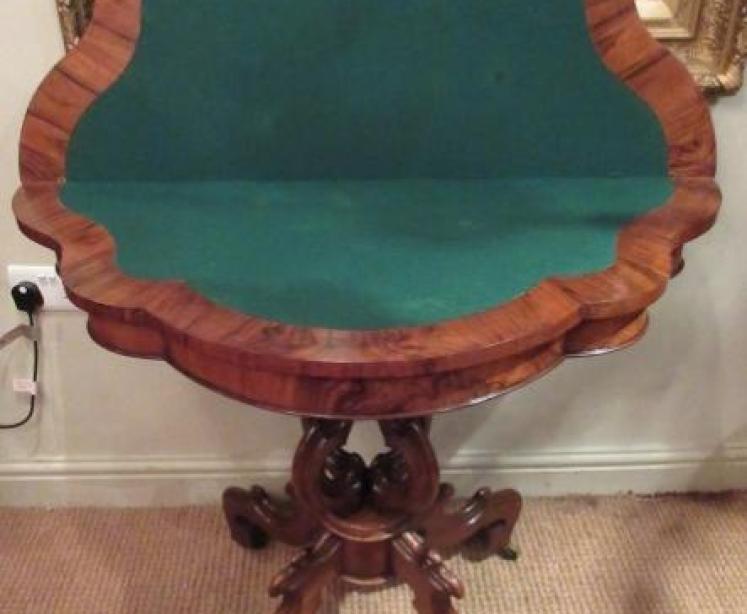 Superior Mid Victorian Figured Walnut Games Table - Image 3