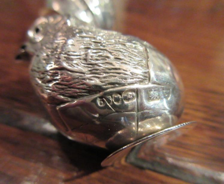 Pair of Edwardian Sampson & Morden Silver 'Chick' Peppers - Image 3