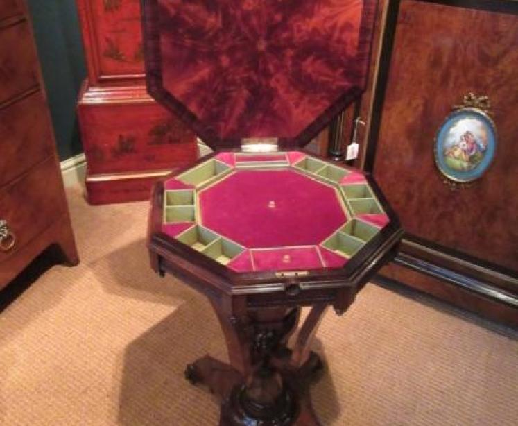 Stunning William IV Period Rosewood Work Table - Image 1