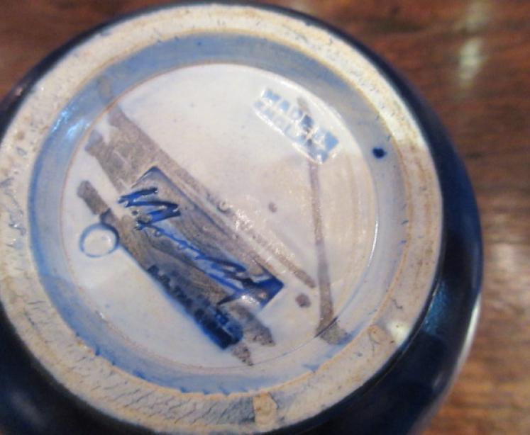 Moorcroft Salt Glazed Anemone Pattern Vase - Image 5