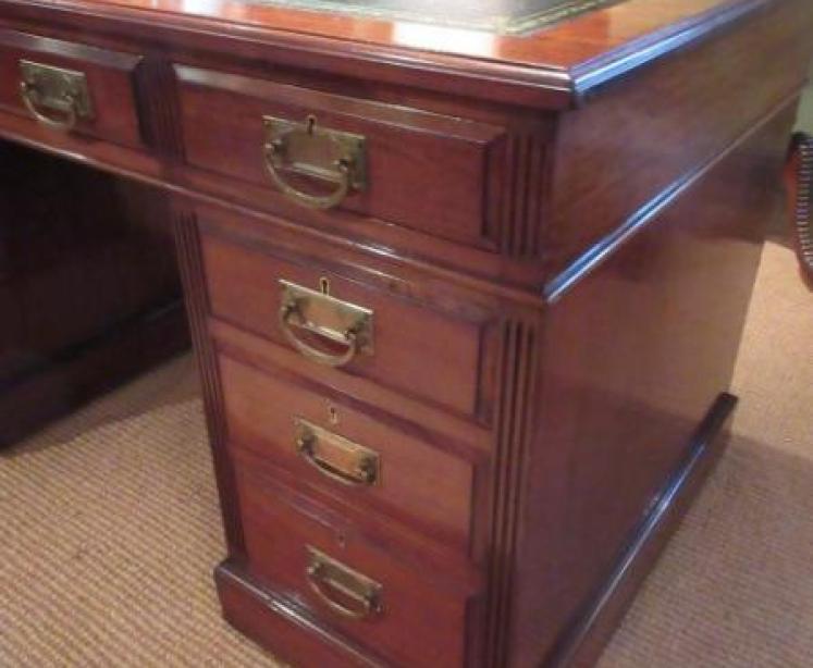 19th Century Maples of London Pedestal Desk - Image 4