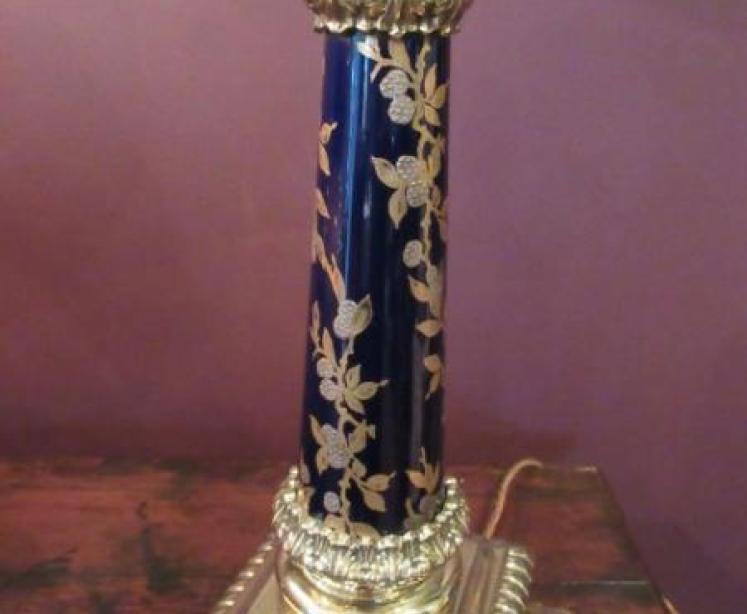 Mid Victorian Cast Brass & Porcelain Table Lamp - Image 4