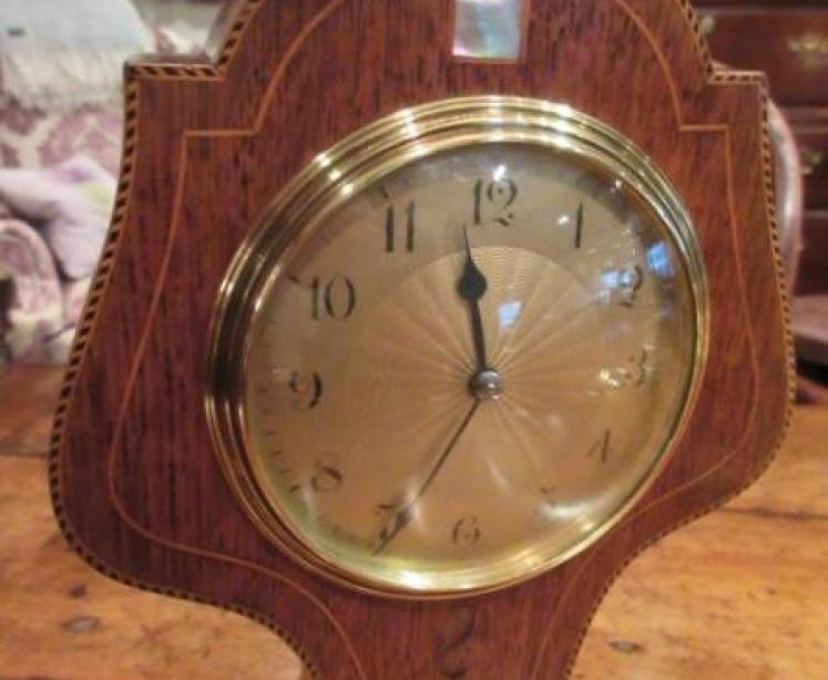 Art Nouveau Period Polished Oak Inlaid Mantel Clock - Image 2