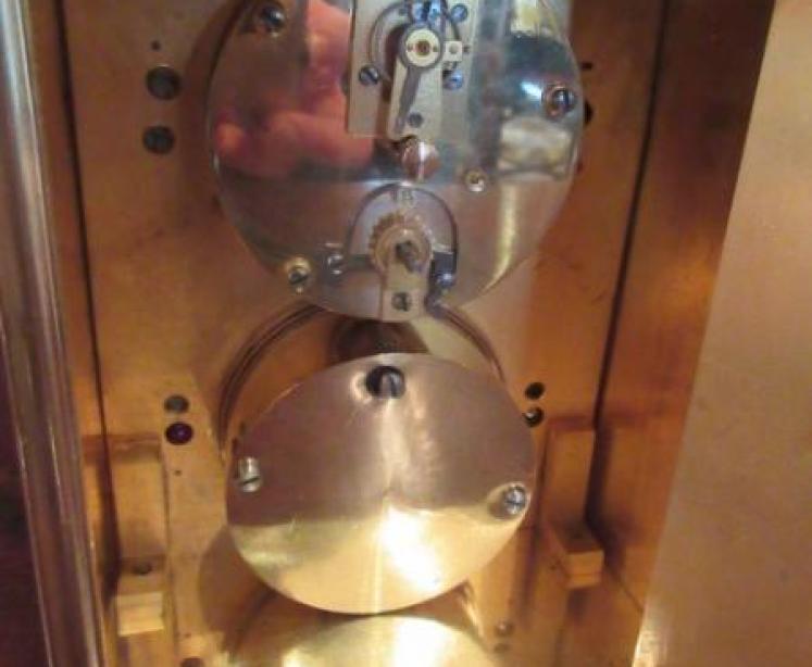 Top Quality 19th Century Brass Cased Clock/Barometer - Image 4