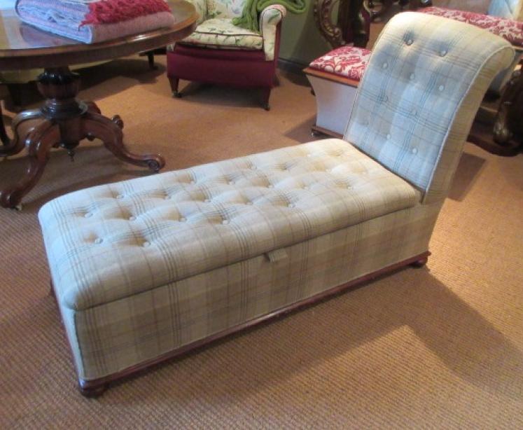 Late Victorian Upholstered Ottoman Day Bed - Image 1