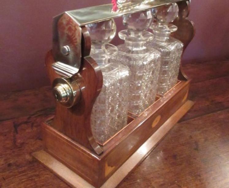 Top Quality Victorian Sheraton Inlaid Tantalus - Image 2