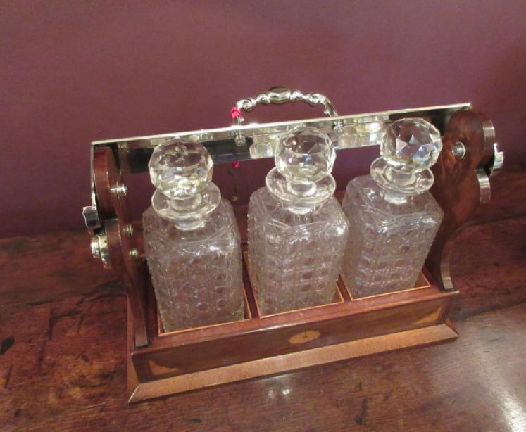 Top Quality Victorian Sheraton Inlaid Tantalus - Image 3