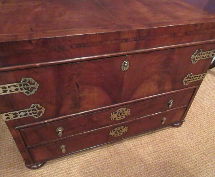 Stunning William & Mary Period Figured Walnut Silver Chest - Image 3