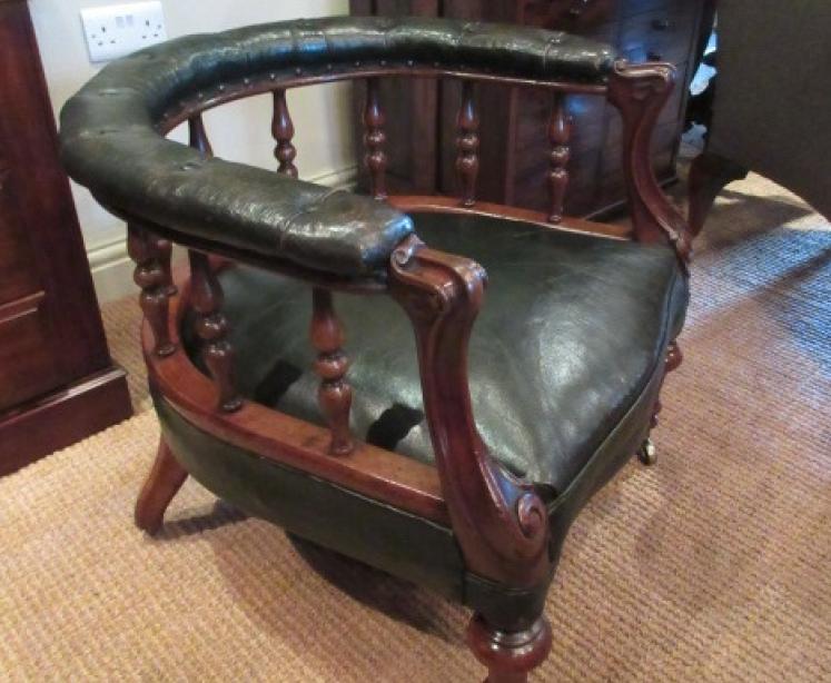 Early Victorian Leather Upholstered Tub Armchair - Image 5