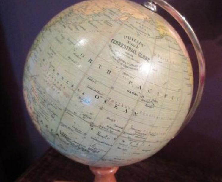 Very Unusual Phillip's 6" Terrestrial Globe & Atlas - Image 5
