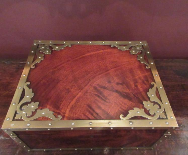 Top Quality Mid Victorian Walnut & Brass Jewel Box - Image 3