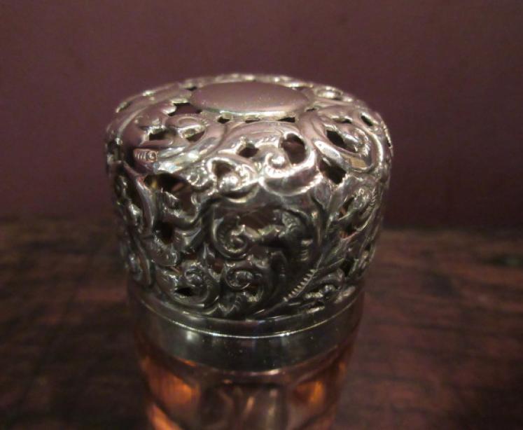 Top Quality Victorian Silver & Blush Pink Scent - Image 4