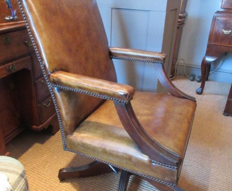 Superb 1930's Leather Swivel Desk Armchair - Image 5