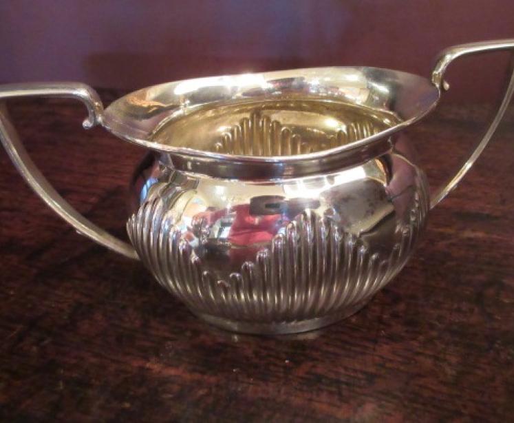 George V Period Silver Three Piece Teaset - Image 5