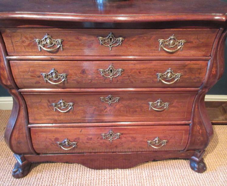 Superb 18th Century Walnut Inlaid Dutch Chest - Image 2