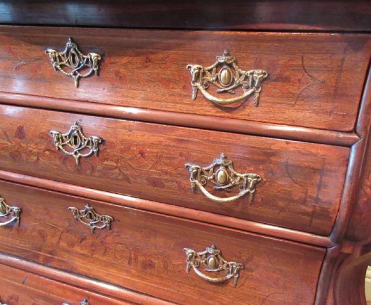 Superb 18th Century Walnut Inlaid Dutch Chest - Image 3