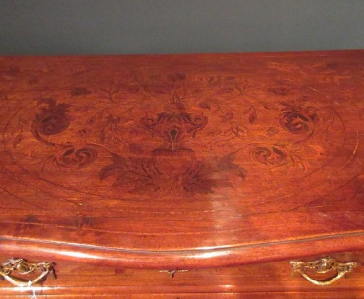 Superb 18th Century Walnut Inlaid Dutch Chest - Image 5
