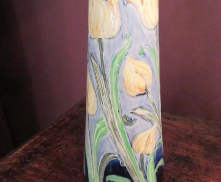 Art Nouveau McIntyre Moorcroft Tulips Ewer - Image 3
