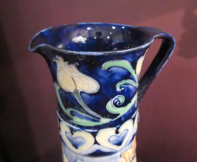 Art Nouveau McIntyre Moorcroft Tulips Ewer - Image 4