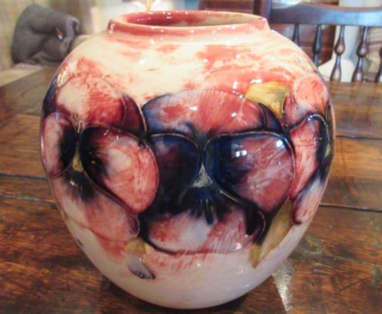 Moorcroft Pansy on Rare White Ground Vase - Image 4