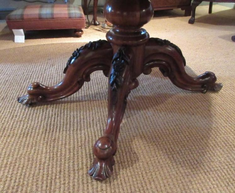 Superb Mid Victorian Burr Walnut Oval Centre Table - Image 4