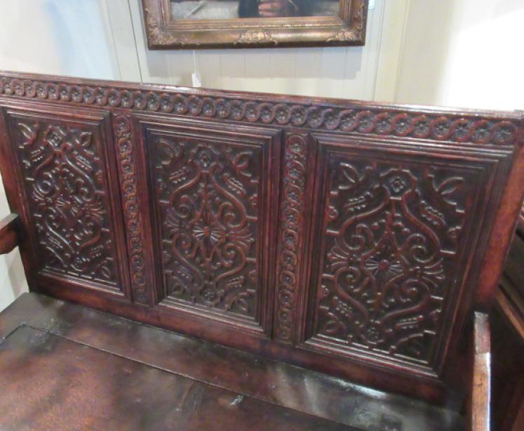 Early Period Oak Carved Back Settle.c.1700 - Image 2