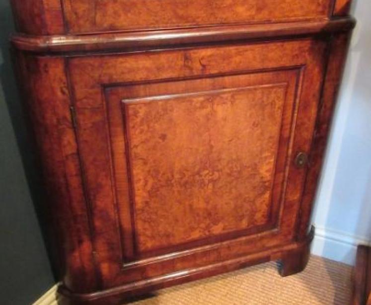 Superb George I Period Walnut Double Corner Cupboard - Image 2