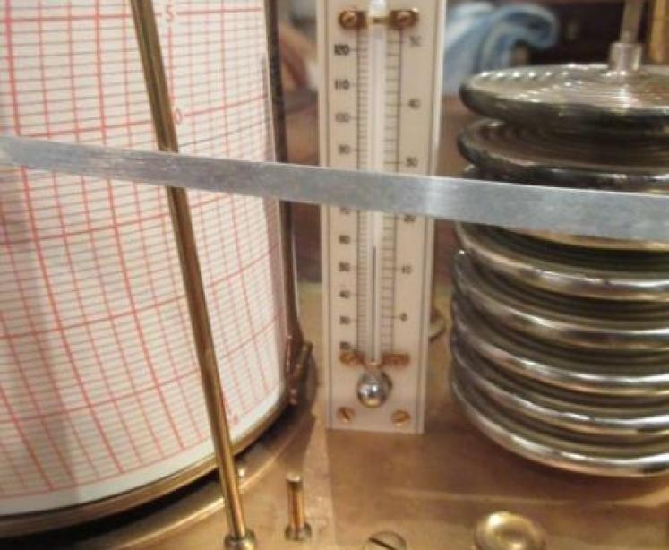 Top Quality Victorian Gilt Brass Barograph - Image 3