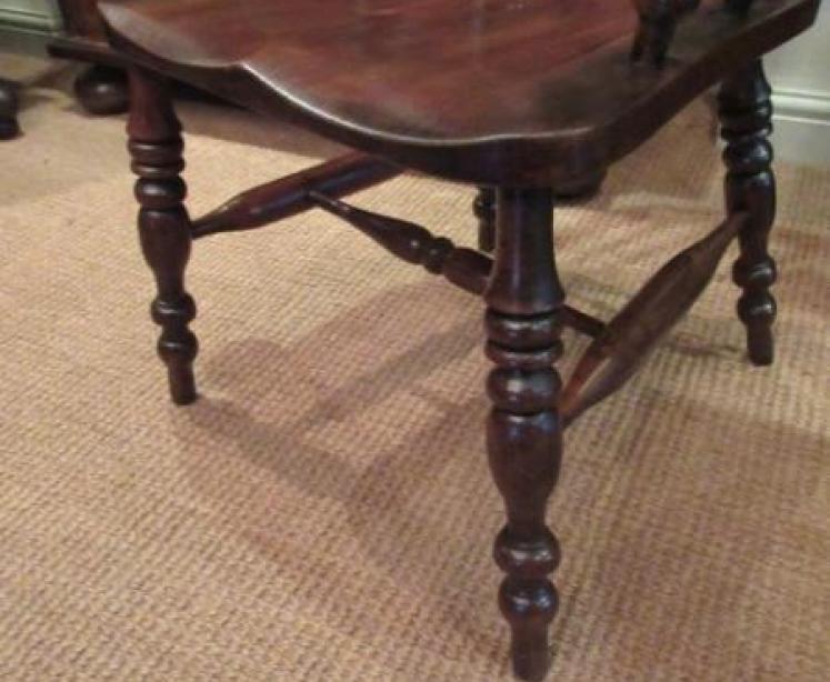 Early Victorian Ash & Elm Broad Arm Windsor Armchair - Image 3