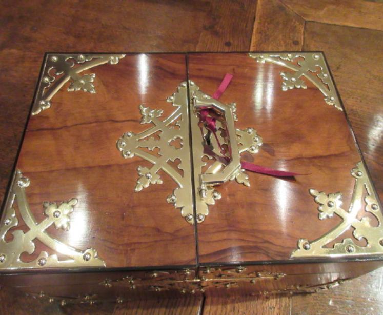 Superb Mid Victorian Walnut & Brass Mounted Jewellery Box - Image 2