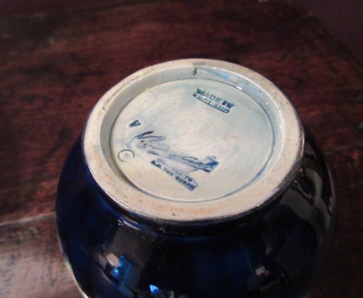 Moorcroft Pansy Pattern Globular Vase - Image 4