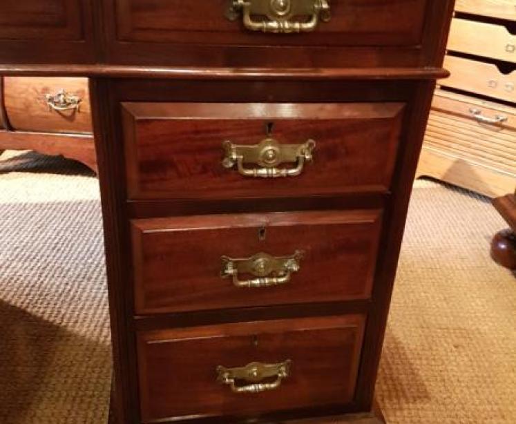 Mid Victorian Mahogany Pedestal Desk by Maples - Image 2