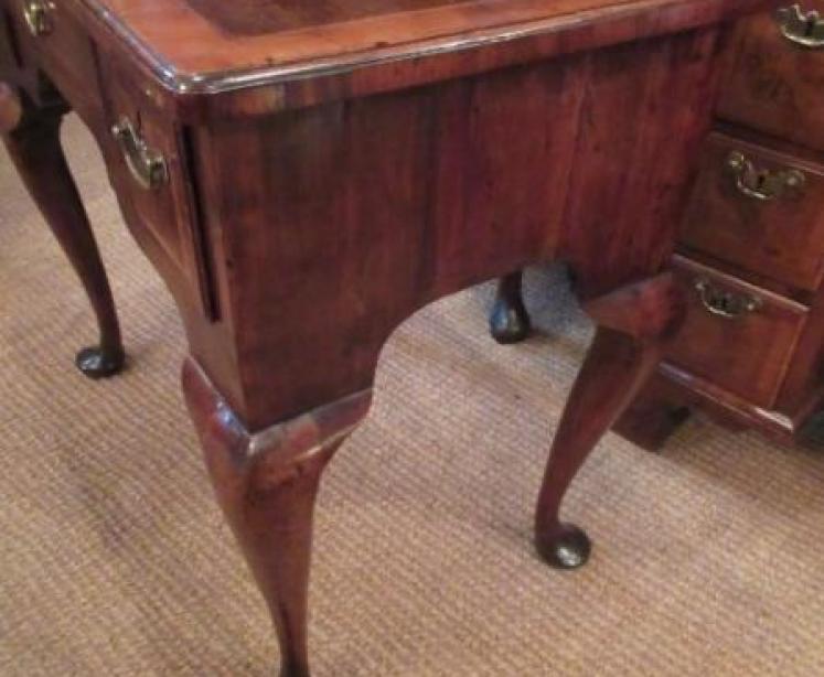 Fine George II Period Burr Yew Inlaid Lowboy - Image 4