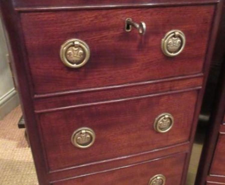 Pair of Mid Victorian Mahogany Bedside Cabinets - Image 5