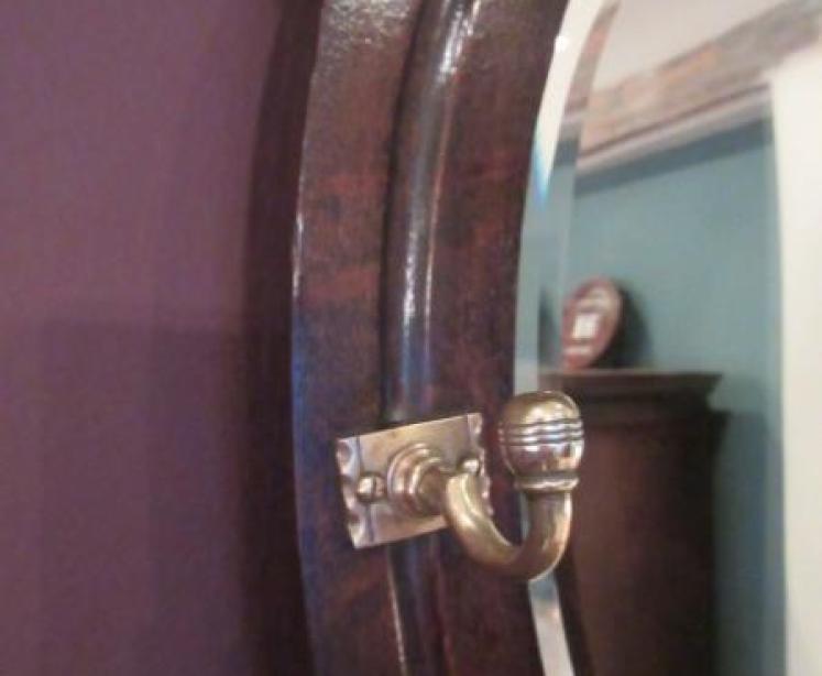 Late 19th Century Polished Oak 'Horseshoe' Hall Mirror - Image 3