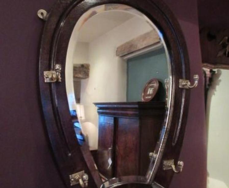 Late 19th Century Polished Oak 'Horseshoe' Hall Mirror - Image 5