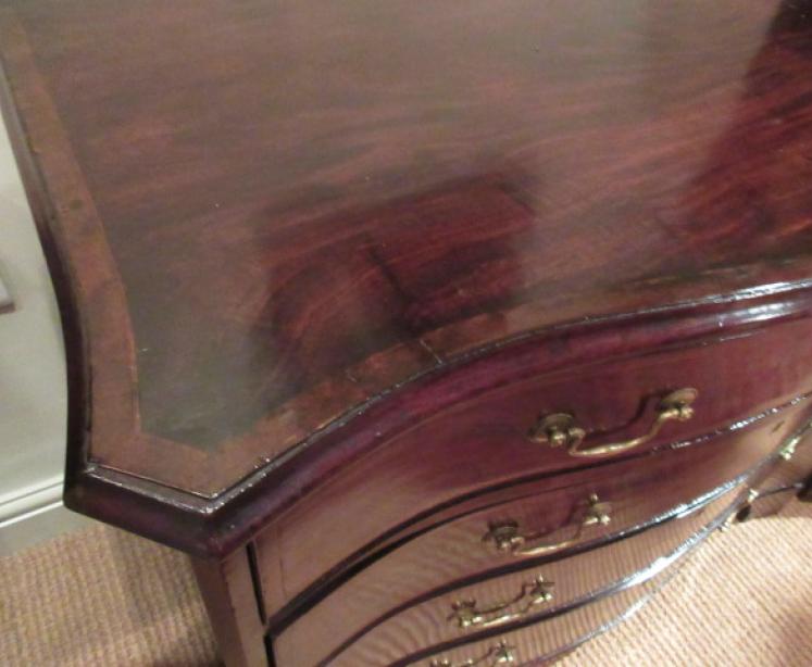 Superb Mid Georgian Serpentine Inlaid Chest of Drawers - Image 3