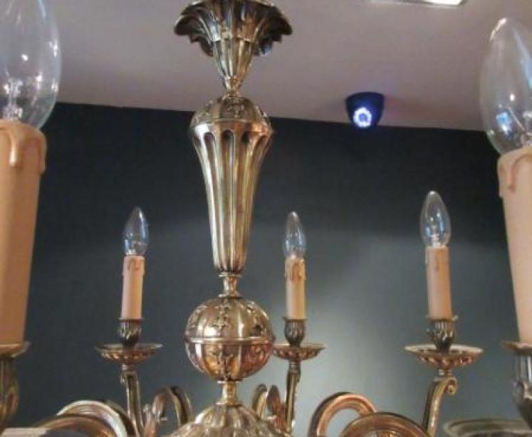 Edwardian Period Cast Brass Eight Arm Chandelier - Image 3