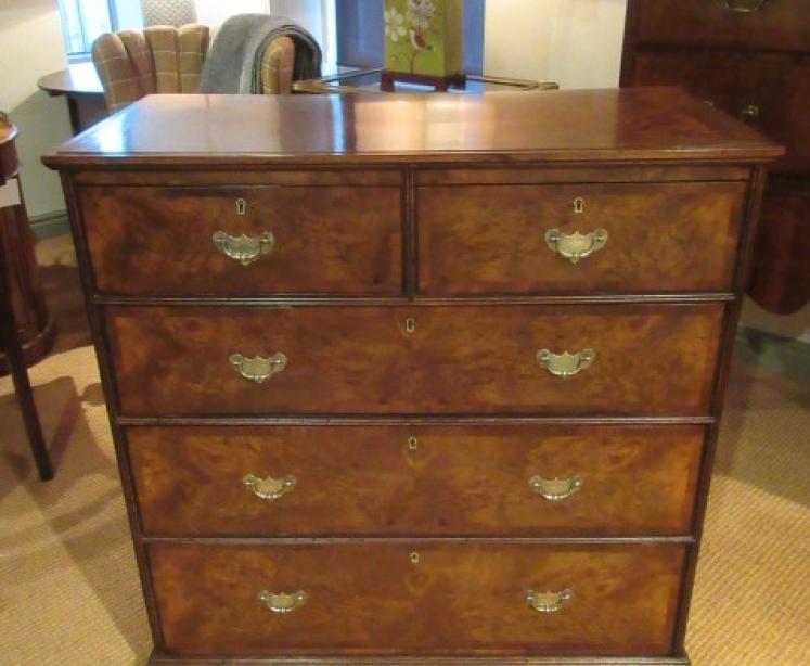 Mid Victorian Burr Walnut Chest of Drawers - Image 1