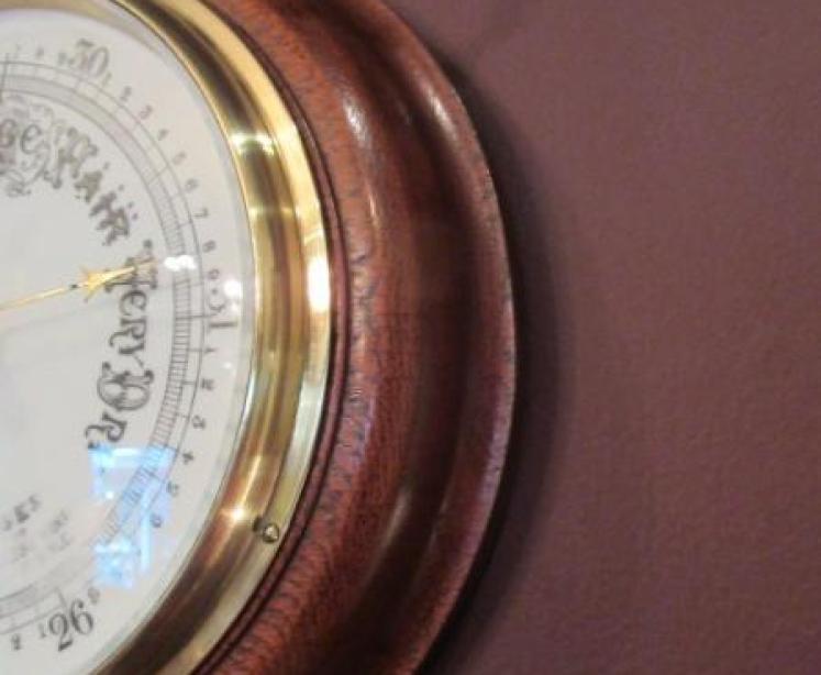 Edwardian Period Polished Oak Barometer - Image 5