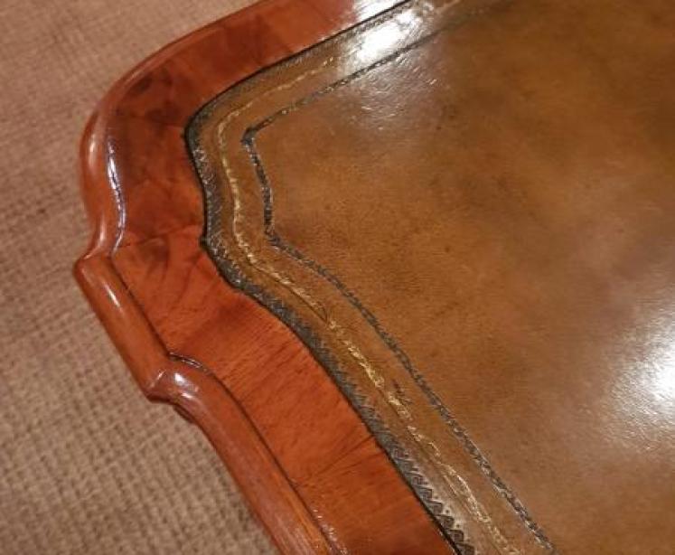 Outstanding Mid Victorian Figured Walnut Coffee Table - Image 5