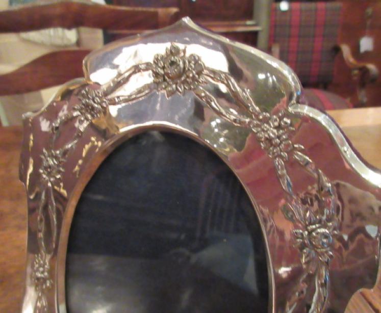 Edwardian Period Walker & Hall Silver Photo Frame - Image 2