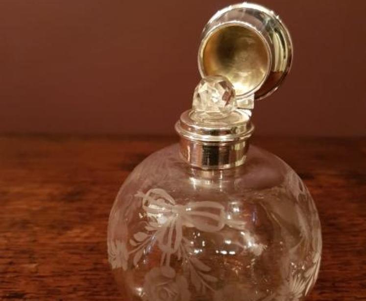 Rare Purple Enamel on Silver Mounted Scent - Image 2