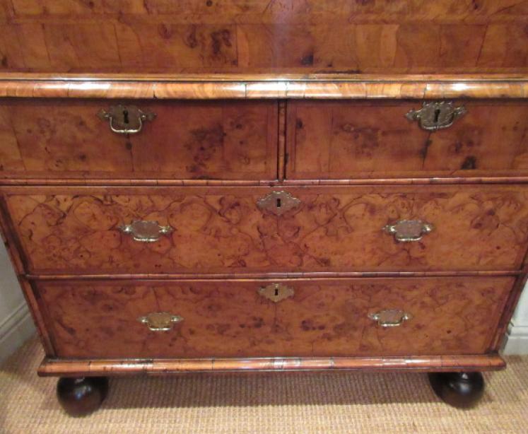 Outstanding William & Mary Period Burr Walnut Escritoire - Image 4