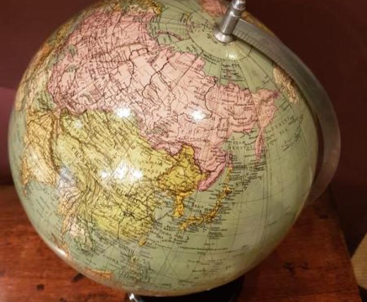 Immaculate 1930's 14" Paper Mache Terrestrial Globe - Image 4