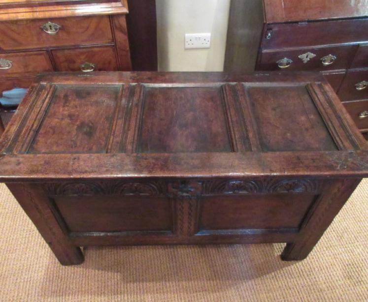 George II Period Oak Three Panel Yorkshire Coffer - Image 2
