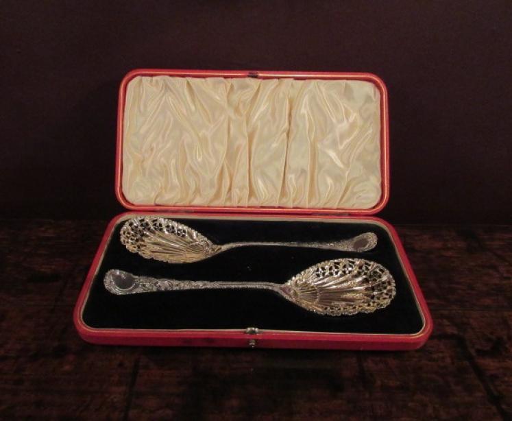 Boxed Pair of Victorian Silver Berry Spoons - Image 1